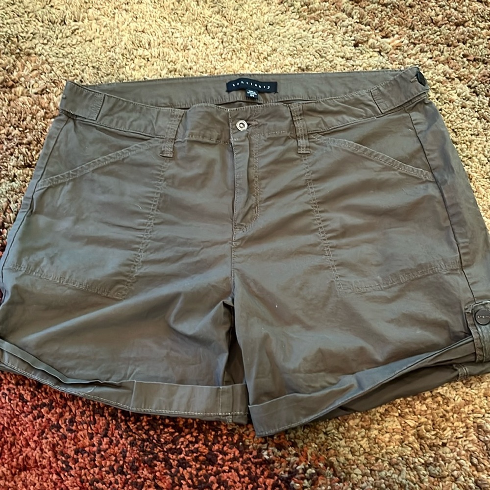 Sanctuary army green shorts, size 29